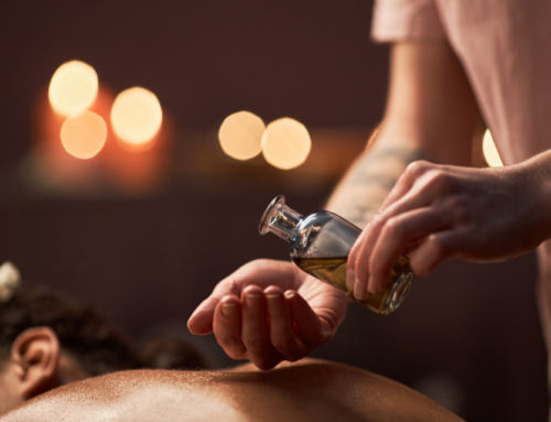 Beneficios de los masajes con aceites templados